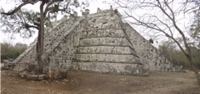Chichan Itza small piramid