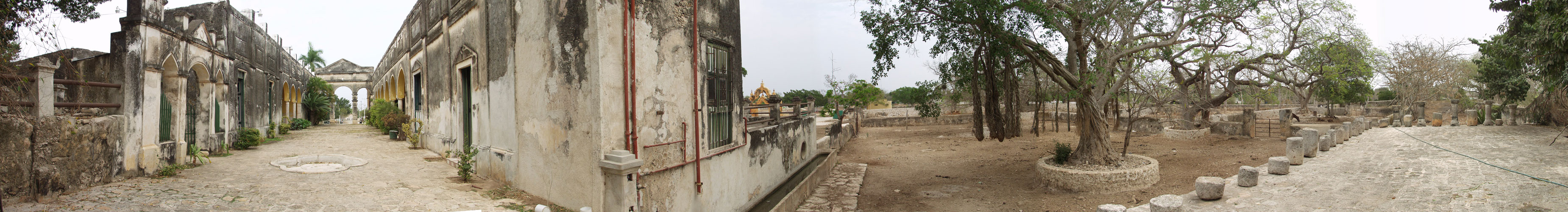 Hacienda Yaxcopoil cort